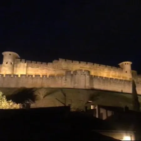 Maison Rue Trivalle بيت للعطل